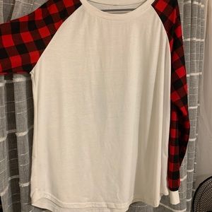 Women’s 2x Buffalo Check Long sleeve Top. 2/$30